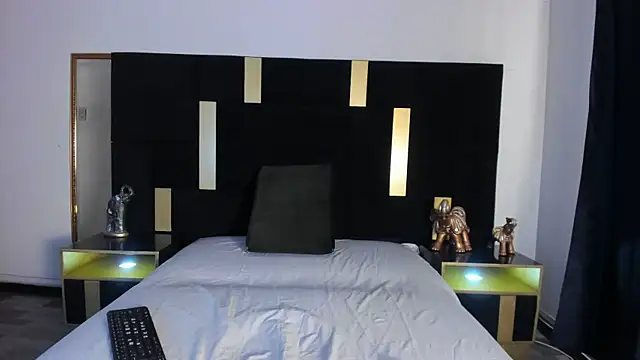 Snapshot of Keyla__Jones chatting on 02/18/25, 07:41 Keyla Jones online show from 02/18/25, 07:41