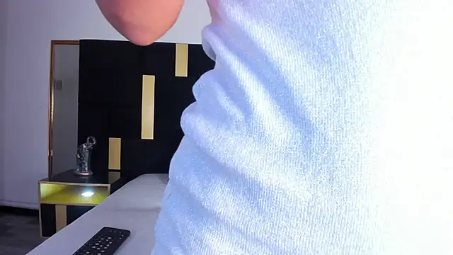 Snapshot of Keyla__Jones chatting on 02/19/25, 07:38 Keyla Jones online show from 02/19/25, 07:38