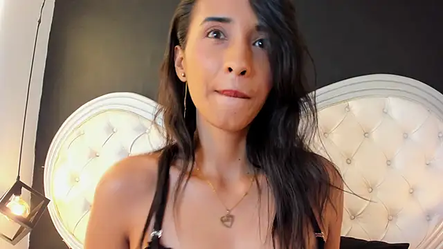 Snapshot of Keyla__Jones chatting on 03/18/25, 01:21 Keyla Jones online show from 03/18/25, 01:21