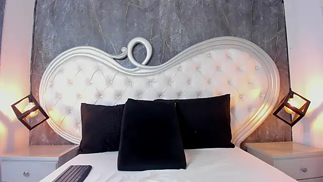 Snapshot of Keyla__Jones chatting on 09/27/25, 07:41 Keyla Jones online show from 09/27/25, 07:41