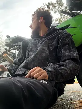 Snapshot of Codybugs0206 chatting on 10/19/25, 09:48 Codybugs0206 online show from 10/19/25, 09:48