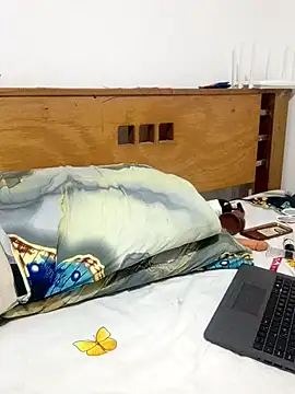 Snapshot of Nathaly-777 chatting on 12/04/25, 11:13 Nathaly-777 online show from 12/04/25, 11:13