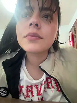 Snapshot of megan_cl chatting on 03/10/25, 05:00 megan cl online show from 03/10/25, 05:00