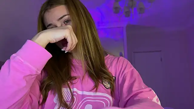 Snapshot of Kisskeyy chatting on 02/02/25, 11:11 Kisskeyy online show from 02/02/25, 11:11