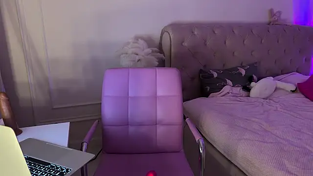 Snapshot of Kisskeyy chatting on 02/20/25, 01:14 Kisskeyy online show from 02/20/25, 01:14