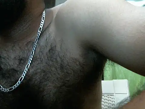 Snapshot of indianhairybull chatting on 11/06/25, 04:35 indianhairybull online show from 11/06/25, 04:35