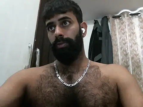 Snapshot of indianhairybull chatting on 01/10/26, 04:58 indianhairybull online show from 01/10/26, 04:58