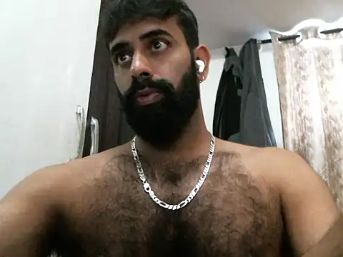 Snapshot of indianhairybull chatting on 01/14/26, 04:51 indianhairybull online show from 01/14/26, 04:51