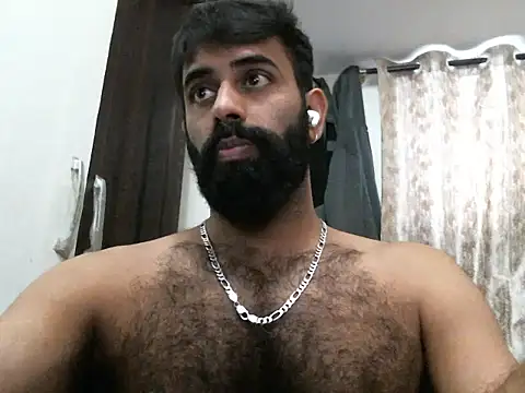 Snapshot of indianhairybull chatting on 01/17/26, 04:39 indianhairybull online show from 01/17/26, 04:39