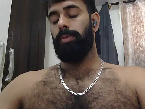 Snapshot of indianhairybull chatting on 06/12/26, 04:00 indianhairybull online show from 06/12/26, 04:00