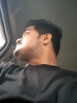 Snapshot of sethgamble000777 chatting on 03/14/25, 12:43 sethgamble000777 online show from 03/14/25, 12:43