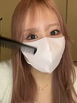 Snapshot of yua_love_yua chatting on 02/03/25, 09:19 yua love yua online show from 02/03/25, 09:19