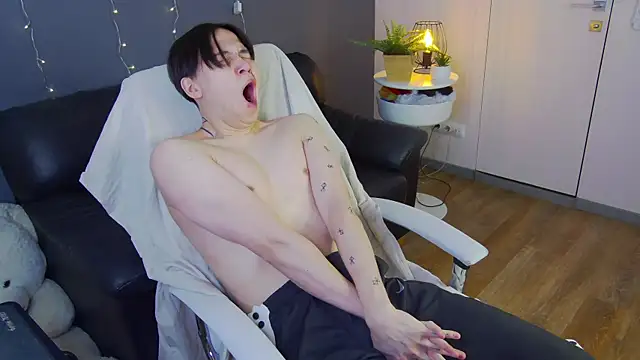 Snapshot of just_gay_ chatting on 02/09/25, 01:25 just gay  online show from 02/09/25, 01:25