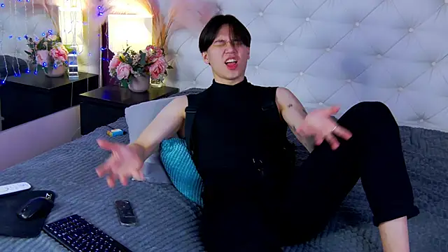 Snapshot of just_gay_ chatting on 03/10/25, 04:25 just gay  online show from 03/10/25, 04:25