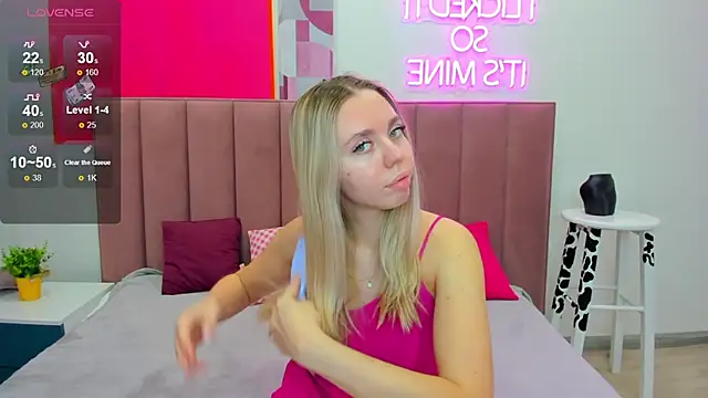 TessaAdorable online show from 11/23/25, 01:27