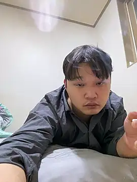 Snapshot of offwhite777 chatting on 02/20/25, 09:33 offwhite777 online show from 02/20/25, 09:33