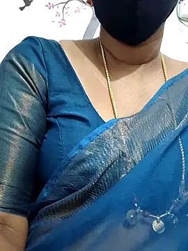 Snapshot of Tamil_Meera12 chatting on 12/20/25, 07:21 Tamil Meera12 online show from 12/20/25, 07:21