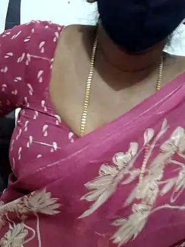 Snapshot of Tamil_Meera12 chatting on 01/13/26, 05:07 Tamil Meera12 online show from 01/13/26, 05:07