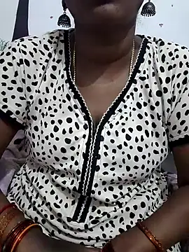 Snapshot of Tamil_Meera12 chatting on 01/19/26, 06:28 Tamil Meera12 online show from 01/19/26, 06:28