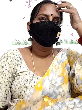 Snapshot of Tamil_Meera12 chatting on 04/28/26, 03:22 Tamil Meera12 online show from 04/28/26, 03:22