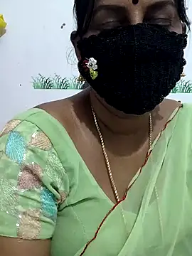 Snapshot of Tamil_Meera12 chatting on 05/23/26, 04:44 Tamil Meera12 online show from 05/23/26, 04:44
