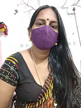 Snapshot of Tamil_Meera12 chatting on 06/10/26, 11:31 Tamil Meera12 online show from 06/10/26, 11:31