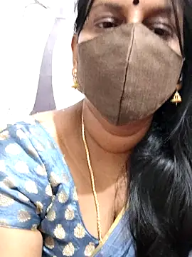 Snapshot of Tamil_Meera12 chatting on 06/18/26, 11:25 Tamil Meera12 online show from 06/18/26, 11:25