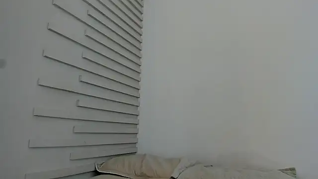 Snapshot of Lia_Guzman chatting on 02/23/25, 02:57 Lia Guzman online show from 02/23/25, 02:57