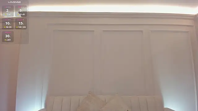 Snapshot of BeccaBaxter chatting on 04/19/26, 12:26 BeccaBaxter online show from 04/19/26, 12:26