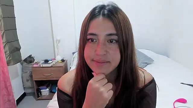 Snapshot of __leaa chatting on 02/12/25, 09:54 leaa online show from 02/12/25, 09:54