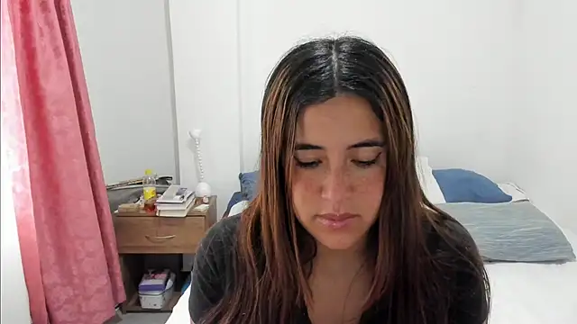 Snapshot of __leaa chatting on 03/06/25, 08:59 leaa online show from 03/06/25, 08:59