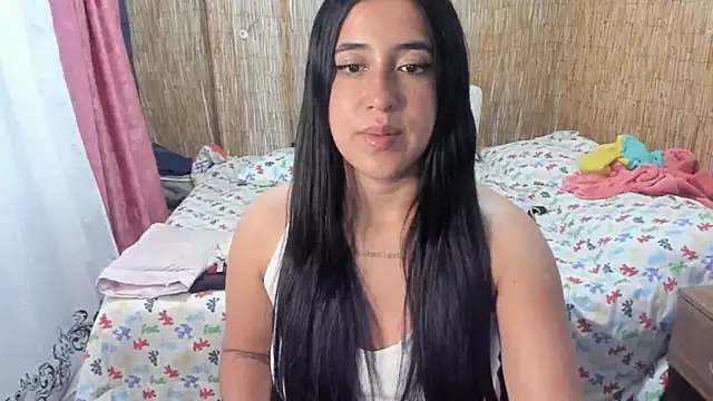 Snapshot of __leaa chatting on 09/30/25, 10:37 leaa online show from 09/30/25, 10:37