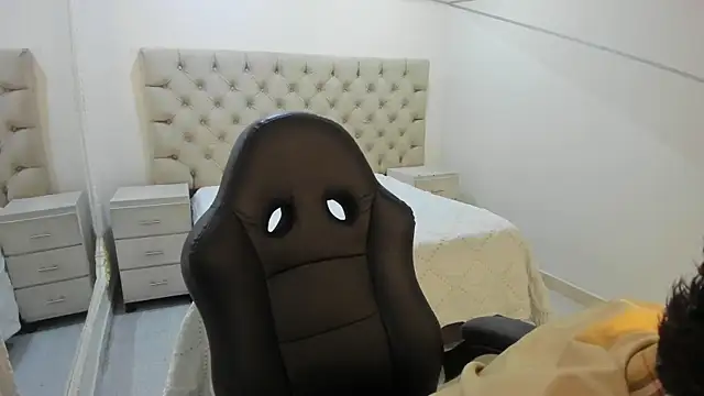 JhoanLeandro online show from 12/16/25, 05:01