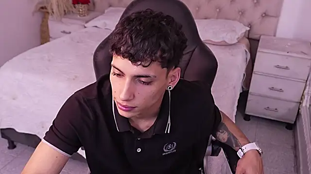 JhoanLeandro online show from 03/24/26, 06:18