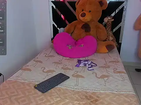 Snapshot of CatalinaSmith1 chatting on 03/02/25, 12:42 CatalinaSmith1 online show from 03/02/25, 12:42