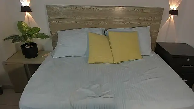 Snapshot of dalila_harris chatting on 03/07/25, 10:21 dalila harris online show from 03/07/25, 10:21