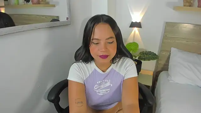 Snapshot of dalila_harris chatting on 03/14/25, 07:34 dalila harris online show from 03/14/25, 07:34