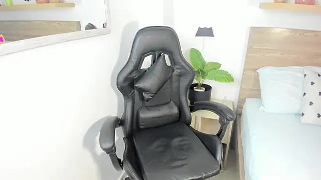 Snapshot of dalila_harris chatting on 03/21/25, 07:13 dalila harris online show from 03/21/25, 07:13