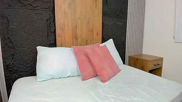 Snapshot of dalila_harris chatting on 09/20/25, 12:17 dalila harris online show from 09/20/25, 12:17