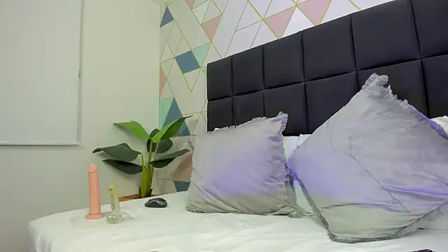 Snapshot of dalila_harris chatting on 10/17/25, 07:38 dalila harris online show from 10/17/25, 07:38