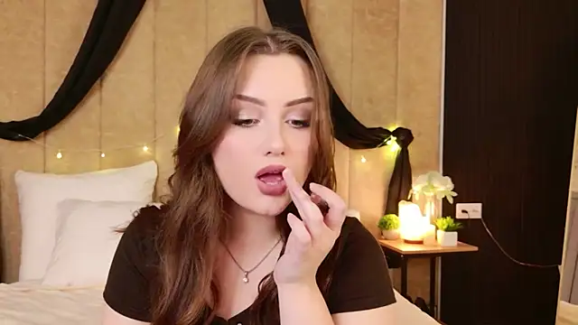 Kendra Parlow online show from 12/18/25, 08:26