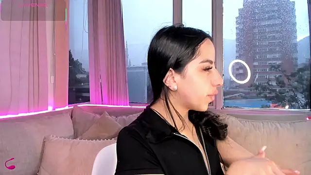 Snapshot of Daphne_chers chatting on 11/20/25, 07:57 Daphne chers online show from 11/20/25, 07:57