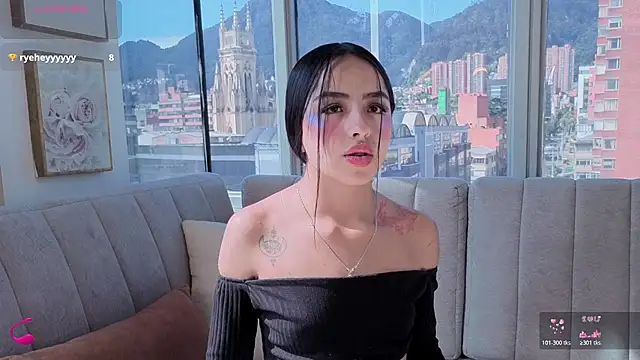 Snapshot of Daphne_chers chatting on 01/09/26, 07:37 Daphne chers online show from 01/09/26, 07:37