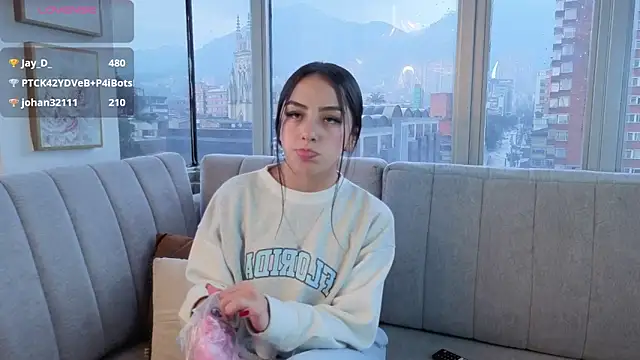 Daphne chers online show from 03/25/26, 08:04