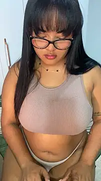 Snapshot of Marce_777 chatting on 12/01/25, 10:04 Marce 777 online show from 12/01/25, 10:04