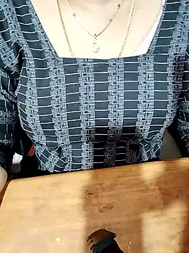 Snapshot of Tamil_Radha chatting on 09/22/25, 05:15 Tamil Radha online show from 09/22/25, 05:15