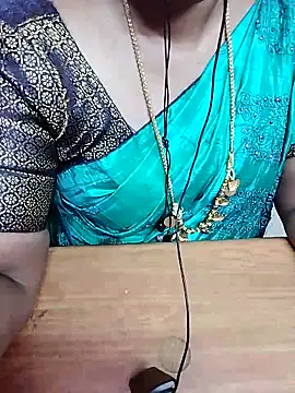 Snapshot of Tamil_Radha chatting on 10/01/25, 05:41 Tamil Radha online show from 10/01/25, 05:41