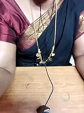 Snapshot of Tamil_Radha chatting on 10/02/25, 07:32 Tamil Radha online show from 10/02/25, 07:32