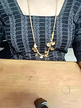 Snapshot of Tamil_Radha chatting on 10/04/25, 05:44 Tamil Radha online show from 10/04/25, 05:44