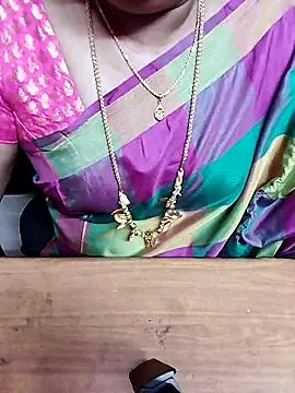 Snapshot of Tamil_Radha chatting on 10/07/25, 06:16 Tamil Radha online show from 10/07/25, 06:16